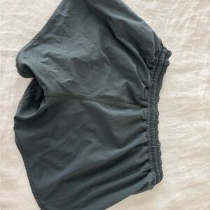 Lululemon Hotty Hot lined short (2.5 inseam)